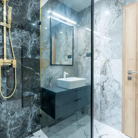 Modern - Super - Chic For 6 *