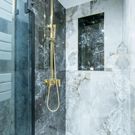 Modern - Super - Chic For 6