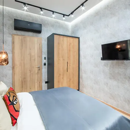 Modern - Super - Chic For 6 *