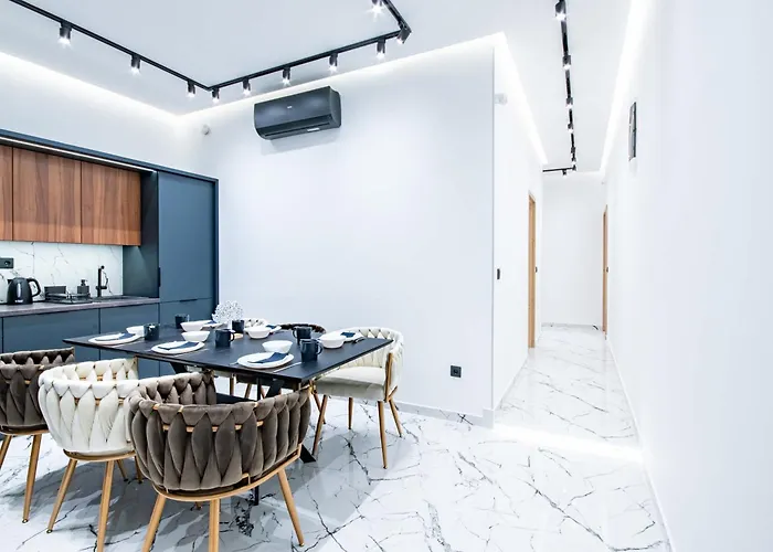 Modern - Super - Chic For 6 *