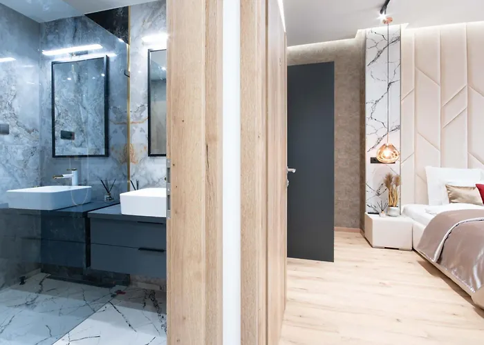 Modern - Super - Chic For 6 Apartment *