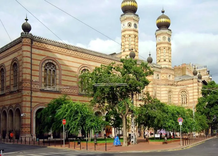 Modern - Super - Chic For 6 *