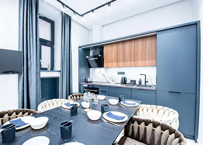 Modern - Super - Chic For 6 Apartment