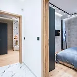 Апартаменты Modern - Super - Chic For 6 *
