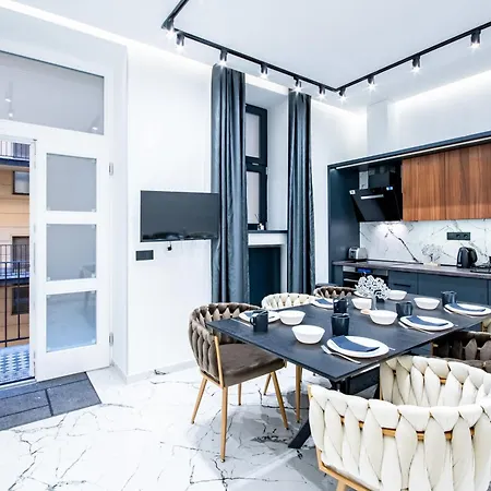 Modern - Super - Chic For 6 דירה *